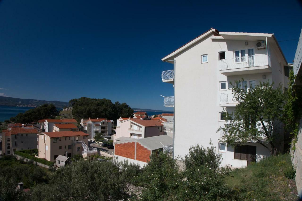 Apartment Zvjezdana โอมิช ภายนอก รูปภาพ